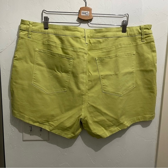 NWT Pistola Stretch Zipper Jeans Shorts in Limeade 24W - Picture 3 of 13